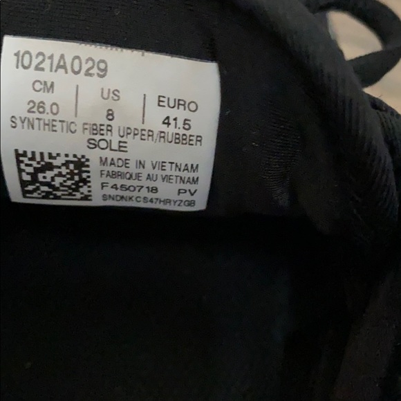 2 pack bundle ASIC Sneakers - Picture 5 of 8